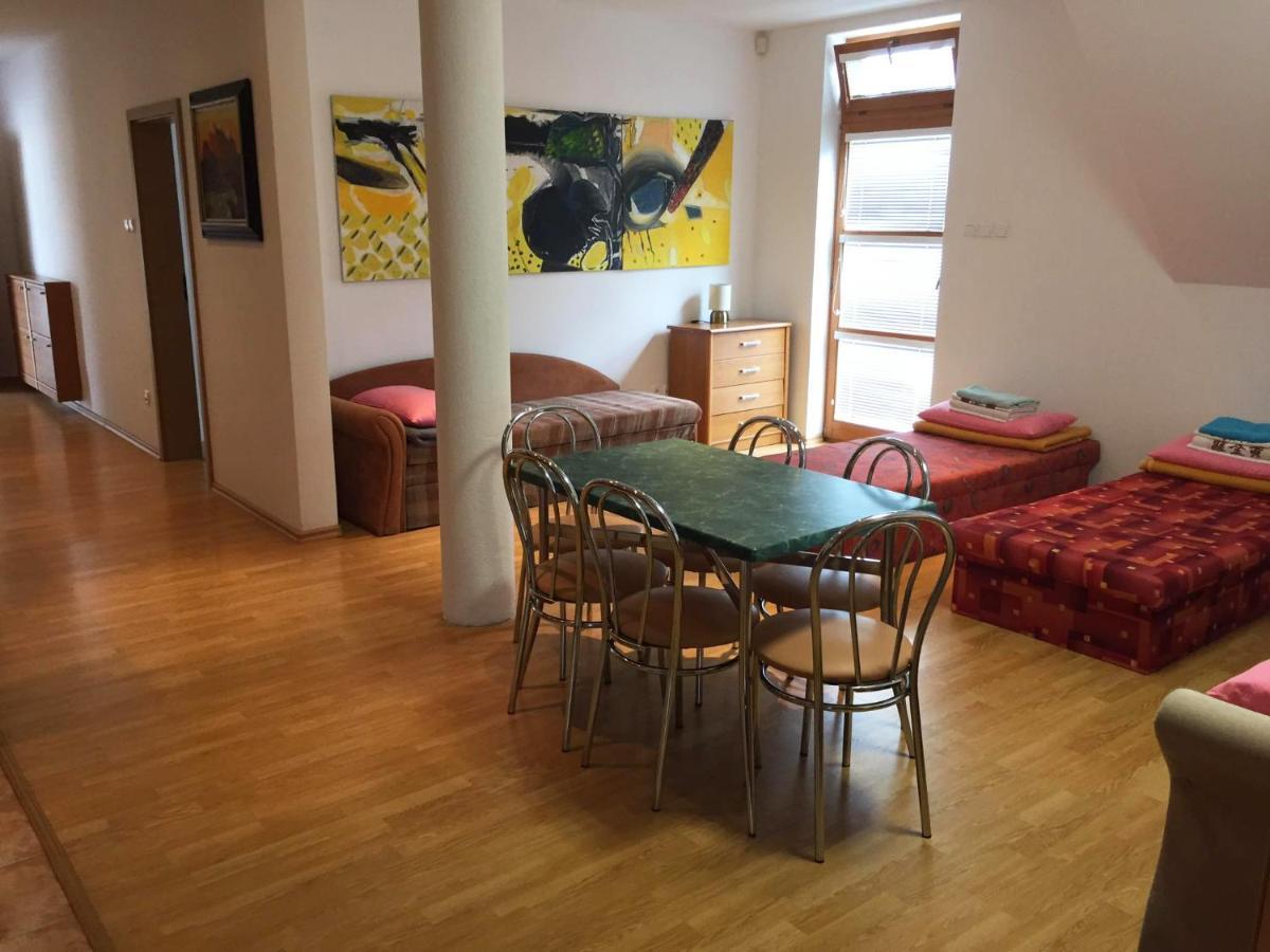 Apartman Triga Snina Ngoại thất bức ảnh